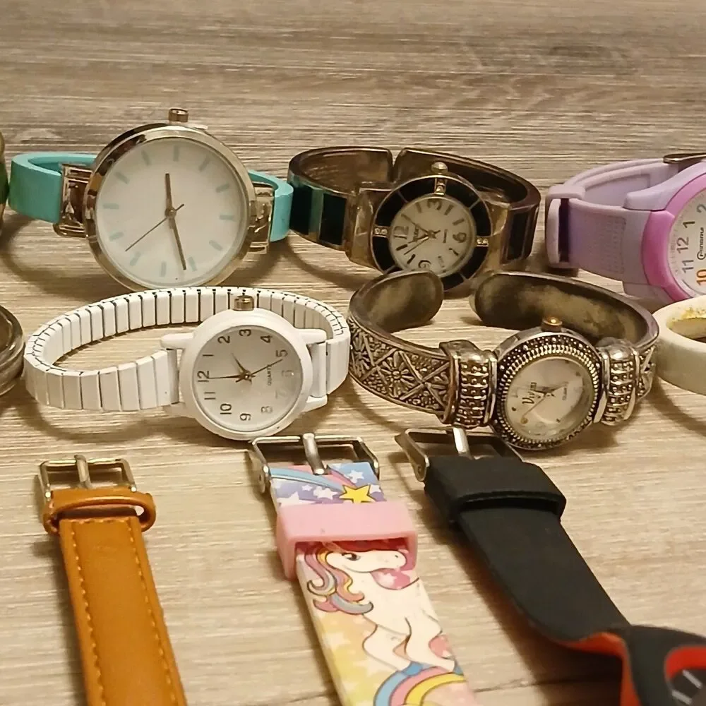 Huge Watch Lot of 40+ Mixed Brands Vintage & Modern Parts/Repair Untested-Box D5